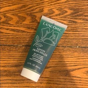 Travel size Savin fraichelle body wash Lancôme